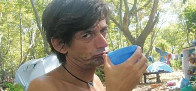 Όταν ο Καρανίκας ως «εθνίκι» διαδηλωτής διακόπτει την παρέλαση στην Θεσσαλονίκη! (βίντεο)